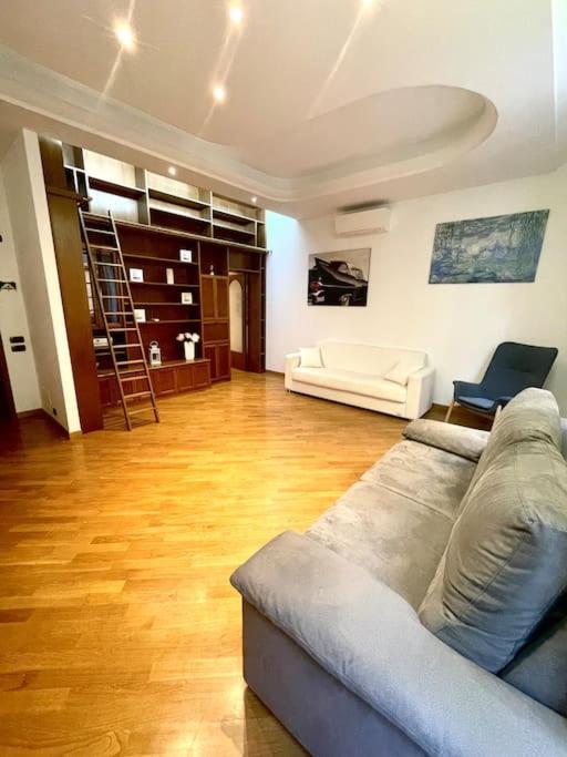 Colosseum Charming Stay โรม ภายนอก รูปภาพ